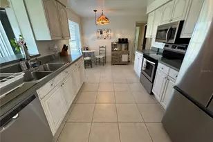 1335 Cambridge Dr, Venice, FL 34293 - Photo 6