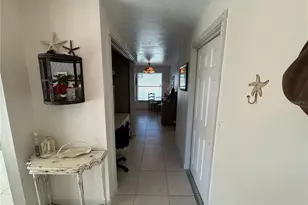 1335 Cambridge Dr, Venice, FL 34293 - Photo 2