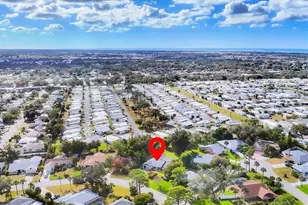 1229 Schooner Ln, Venice, FL 34285 - Photo 4