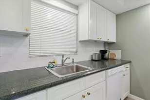 244 Saint Augustine, Venice, FL 34285 - Photo 8