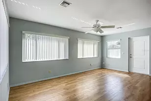 595 W Seminole Dr, Venice, FL 34293 - Photo 14