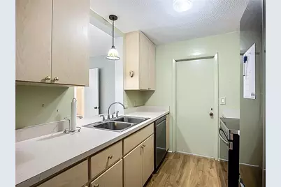 595 W Seminole Drive, Venice, FL 34293 - Photo 10