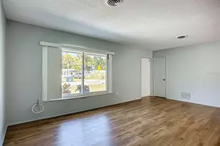 595 W Seminole Dr, Venice, FL 34293 - Photo 6