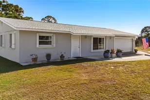595 W Seminole Dr, Venice, FL 34293 - Photo 2