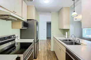 595 W Seminole Dr, Venice, FL 34293 - Photo 8