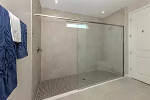 11932 Bohemian Pl, Venice, FL 34293 - Photo 14