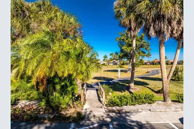 537 Lake Of The Woods Drive, Venice, FL 34293 - Photo 32