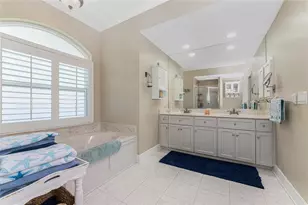 537 Lake of the Woods Dr, Venice, FL 34293 - Photo 20