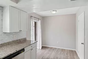 8190 Porto Chico Ave, North Port, FL 34287 - Photo 16