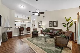 7266 Eleanor Cir, Sarasota, FL 34243 - Photo 6
