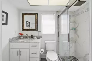 165 Vista Hermosa Cir, Sarasota, FL 34242 - Photo 20