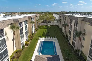 995 La Guna Dr, Venice, FL 34285 - Photo 6