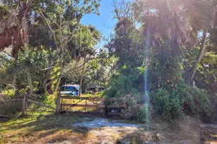 286 Shamrock Dr, Venice, FL 34293 - Photo 14