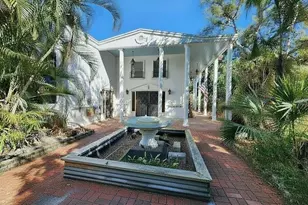 286 Shamrock Dr, Venice, FL 34293 - Photo 2