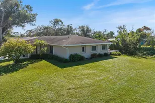 3568 Roslyn Rd, Venice, FL 34293 - Photo 2