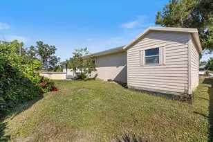 3568 Roslyn Rd, Venice, FL 34293 - Photo 24