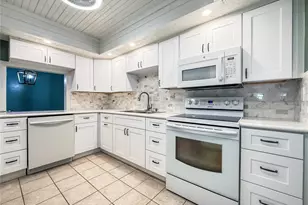 1304 Miramar St, Cape Coral, FL 33904 - Photo 14