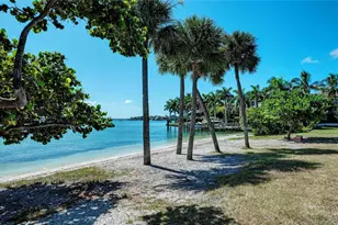2132 Hyde Park Cir, Sarasota, FL 34239 - Photo 70