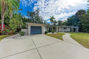 2132 Hyde Park Cir, Sarasota, FL 34239 - Photo 6