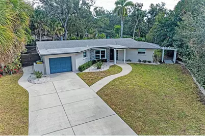 2132 Hyde Park Circle, Sarasota, FL 34239 - Photo 1