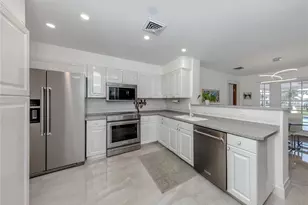 396 Bayshore Dr, Venice, FL 34285 - Photo 18