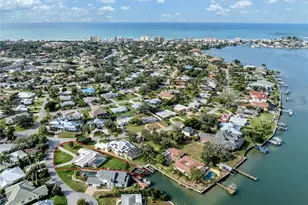 396 Bayshore Dr, Venice, FL 34285 - Photo 6