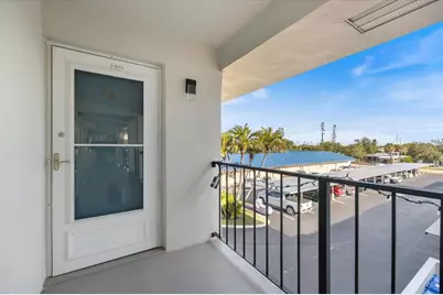 649 Tamiami Trail S #301, Venice, FL 34285 - Photo 2