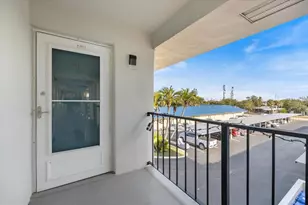 649 Tamiami Trail S, Venice, FL 34285 - Photo 2