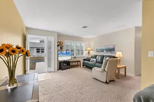 1018 Beach Manor Cir, Venice, FL 34285 - Photo 6