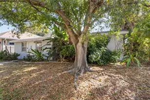 300 Field Ave E, Venice, FL 34285 - Photo 40
