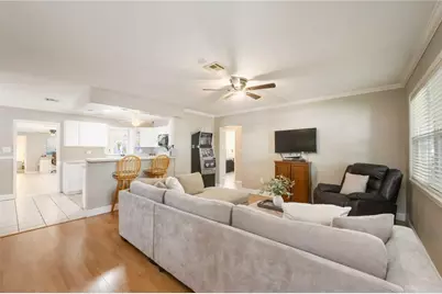 300 Field Avenue E, Venice, FL 34285 - Photo 4