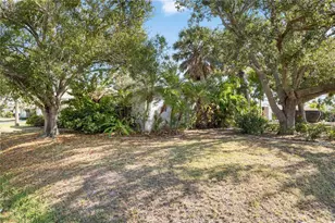 300 Field Ave E, Venice, FL 34285 - Photo 42