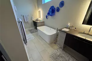 239 Cosmopolitan Ct, Sarasota, FL 34236 - Photo 18