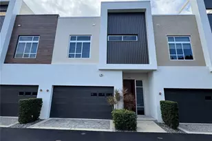 239 Cosmopolitan Ct, Sarasota, FL 34236 - Photo 1