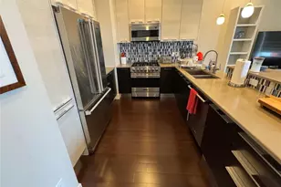 239 Cosmopolitan Ct, Sarasota, FL 34236 - Photo 8