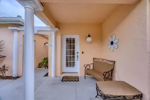 308 Gondola Park Dr, Venice, FL 34292 - Photo 2
