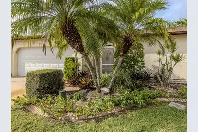 647 Foxwood Boulevard, Englewood, FL 34223 - Photo 2