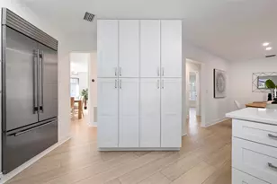 393 Flamingo Dr, Venice, FL 34285 - Photo 10