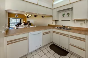 934 Capri Isles Blvd, Venice, FL 34292 - Photo 4