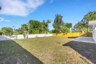 1290 Oxford Dr, Englewood, FL 34223 - Photo 50