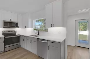 1290 Oxford Dr, Englewood, FL 34223 - Photo 16