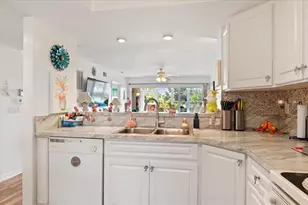 11644 SW Egret Cir, Lake Suzy, FL 34269 - Photo 6