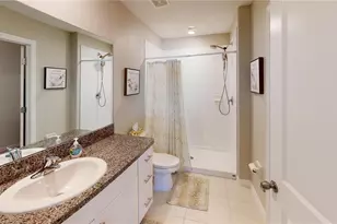 421 Royal Empress Dr, Ruskin, FL 33570 - Photo 12