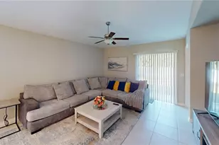 421 Royal Empress Dr, Ruskin, FL 33570 - Photo 8