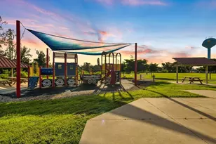 842 Nokomis Ave S, Venice, FL 34285 - Photo 70