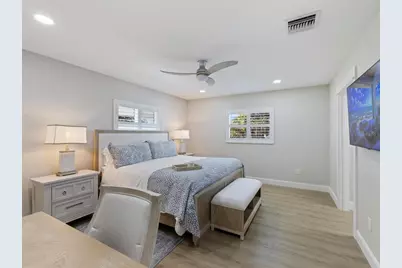 842 Nokomis Avenue S, Venice, FL 34285 - Photo 18