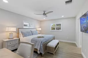 842 Nokomis Ave S, Venice, FL 34285 - Photo 18