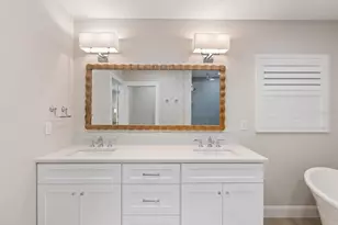 842 Nokomis Ave S, Venice, FL 34285 - Photo 22