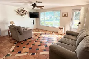 551 E Seminole Dr, Venice, FL 34293 - Photo 2