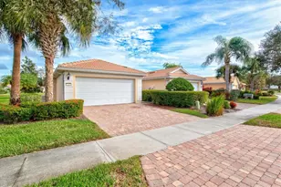 13222 Huerta St, Venice, FL 34293 - Photo 2